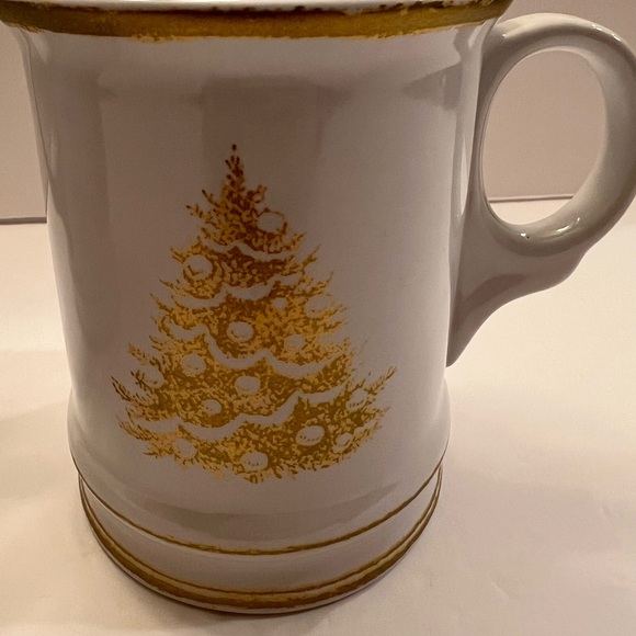 Williams Sonoma white gold tone Mono Christmas Tree Coffee Cup Mugs Set of 2 - Picture 4 of 9